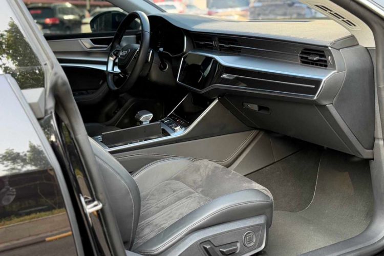 Used Audi A7L 2024 45 TFSI Luxury Edition Interior 8