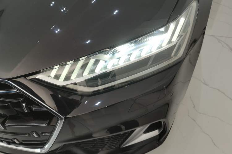 Used Audi A7L 2024 45TFSI S-line Dream-Building Edition Flow Crystal Package Left Front Headlight