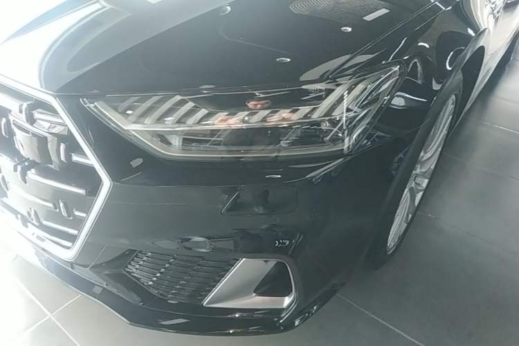 Used Audi A7L 2024 45TFSI S-line Dream-Building Edition Flow Crystal Package Left Front Headlight