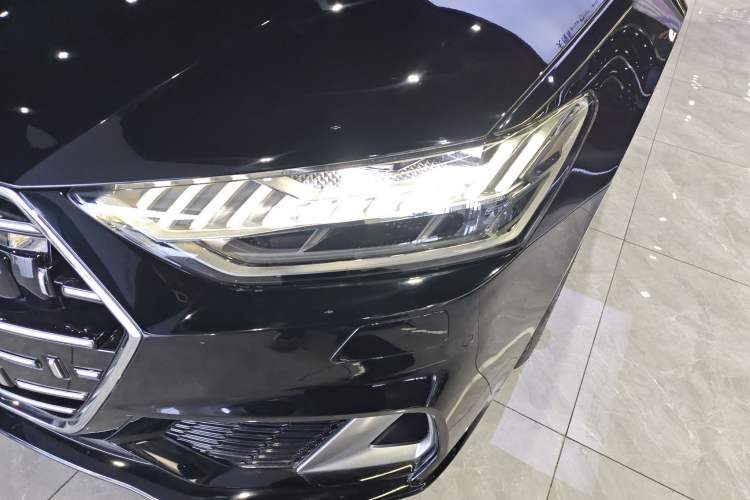 Used Audi A7L 2024 45TFSI quattro S-line Visionary Edition Flow Crystal Package Left Front Headlight