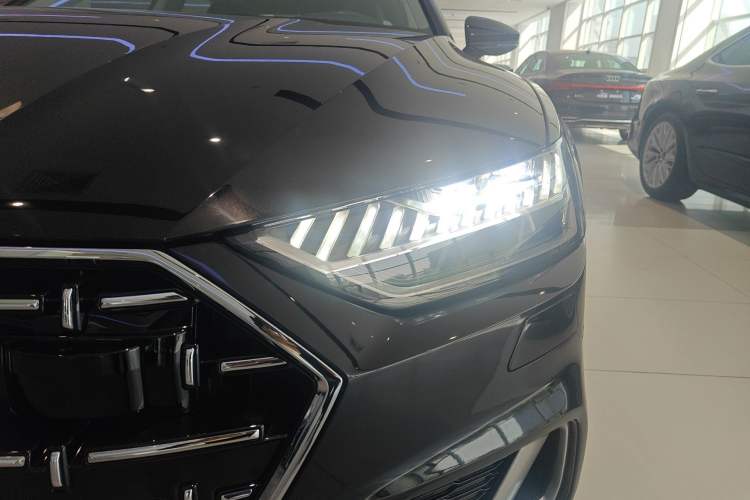 Used Audi A7L 2024 45TFSI S-line Dream-Building Edition Flow Crystal Package Left Front Headlight