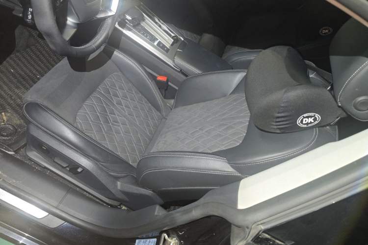 Used Audi A7L 2024 45TFSI quattro S-line Visionary Edition Flow Crystal Package Left Front Seat