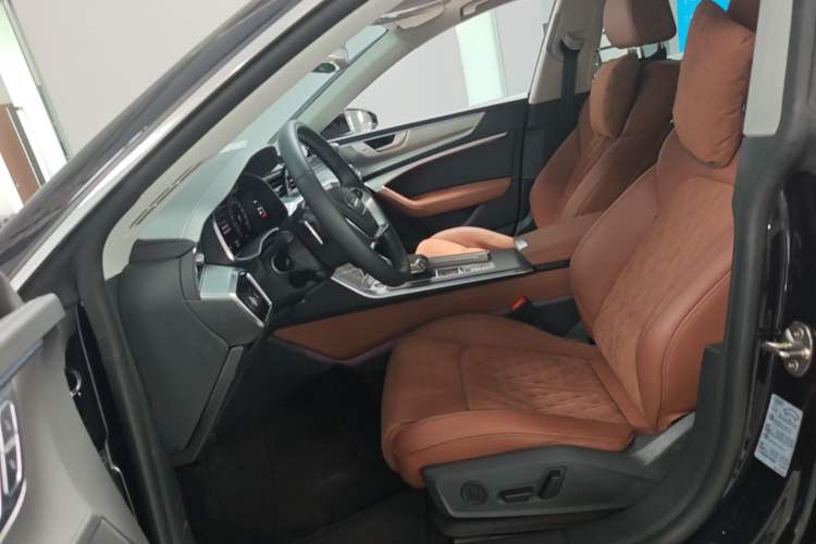 Used Audi A7L 2024 45 TFSI quattro Luxury Edition Left Front Seat