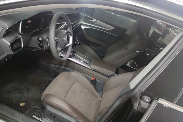 Used Audi A7L 2024 45TFSI quattro S-line Visionary Edition Flow Crystal Package Left Front Seat