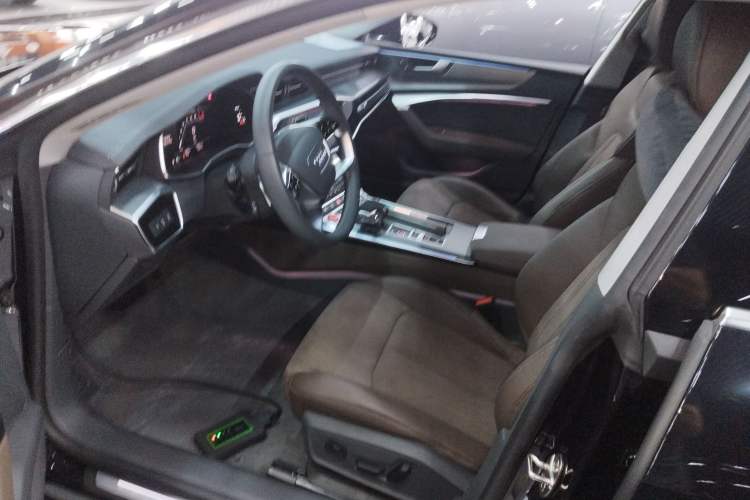 Used Audi A7L 2024 45TFSI S-line Dream-Building Edition Flow Crystal Package Left Front Seat