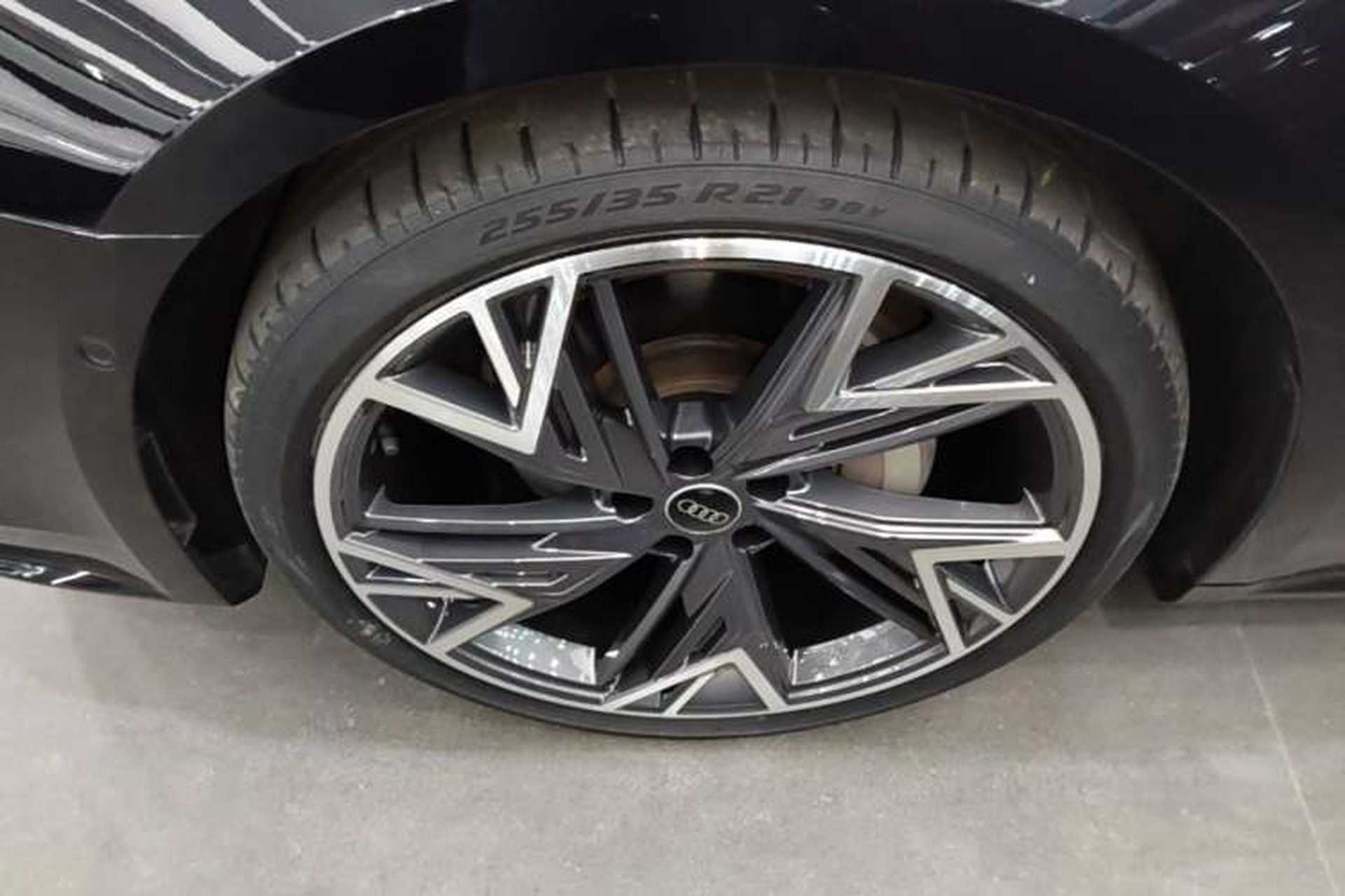 Used Audi A7L 2024 45 TFSI quattro S-line Black Warrior Edition Left Front Wheel Hub