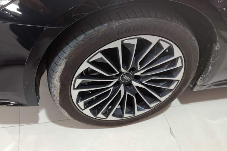 Used Audi A7L 2024 45 TFSI Luxury Edition Left Front Wheel Hub