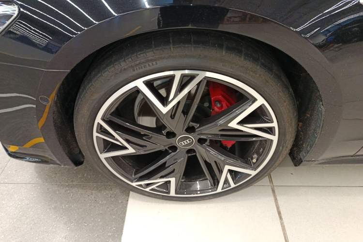 Used Audi A7L 2024 45 TFSI quattro Black Warrior Edition Left Front Wheel Hub