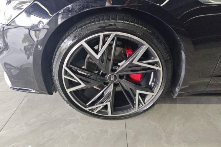 Used Audi A7L 2024 45 TFSI quattro Black Warrior Edition Left Front Wheel Hub