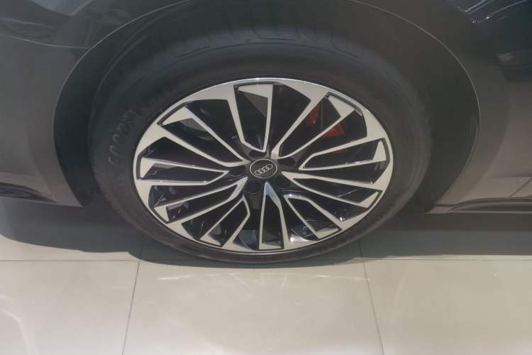 Used Audi A7L 2024 45 TFSI Luxury Edition Left Front Wheel Hub