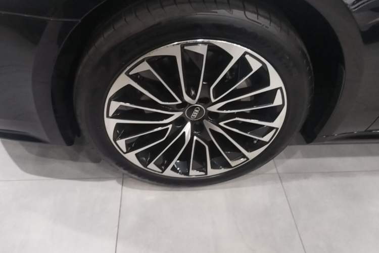 Used Audi A7L 2024 45 TFSI Luxury Edition Left Front Wheel Hub