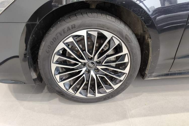 Used Audi A7L 2024 45 TFSI Luxury Edition Left Front Wheel Hub