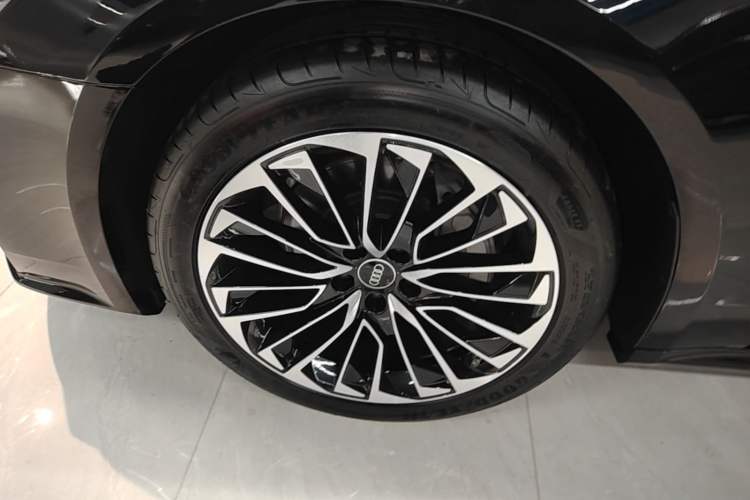 Used Audi A7L 2024 45 TFSI Luxury Edition Left Front Wheel Hub