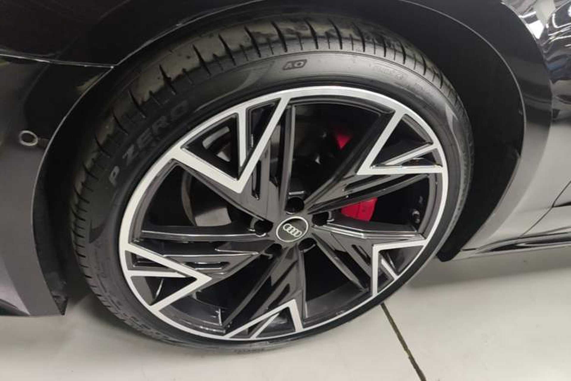 Used Audi A7L 2024 45 TFSI quattro Black Warrior Edition Left Front Wheel Hub