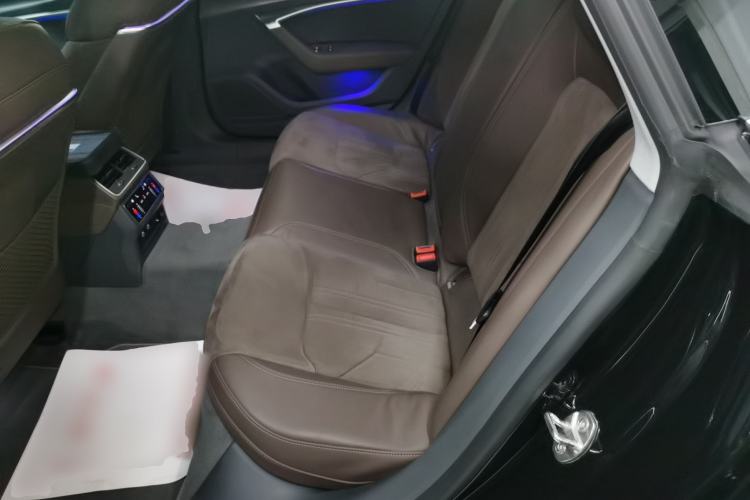 Used Audi A7L 2024 45TFSI S-line Dream-Building Edition Flow Crystal Package Left Rear Seat