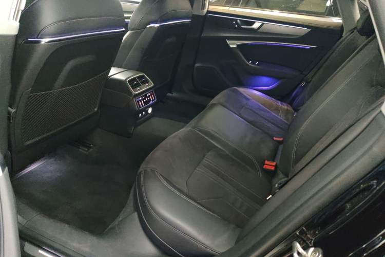 Used Audi A7L 2024 45TFSI S-line Dream-Building Edition Flow Crystal Package Left Rear Seat