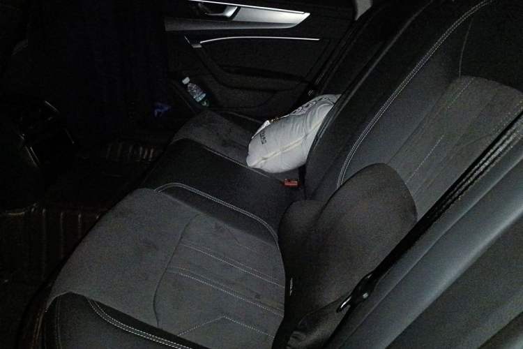 Used Audi A7L 2024 45TFSI S-line Dream-Building Edition Flow Crystal Package Left Rear Seat