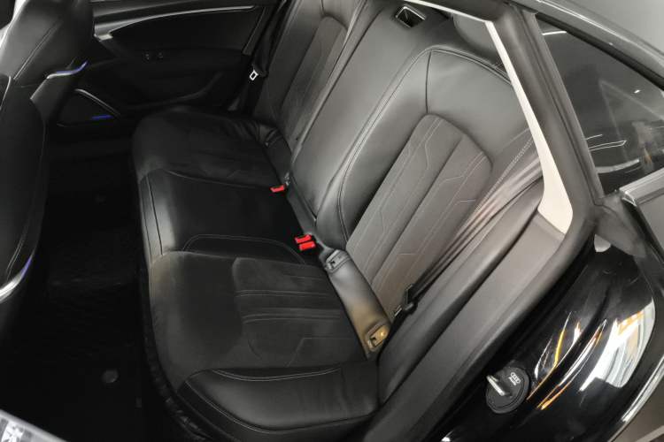Used Audi A7L 2024 45TFSI S-line Dream-Building Edition Flow Crystal Package Left Rear Seat
