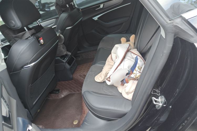 Used Audi A7L 2024 45TFSI quattro S-line Visionary Edition Flow Crystal Package Left Rear Seat