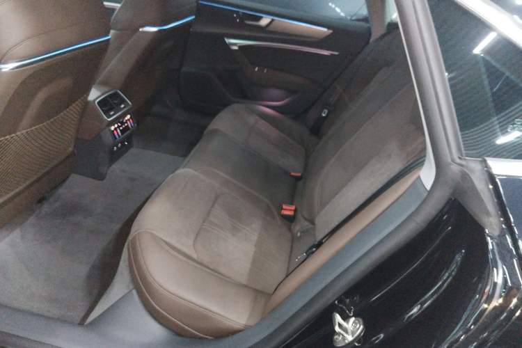 Used Audi A7L 2024 45TFSI S-line Dream-Building Edition Flow Crystal Package Left Rear Seat