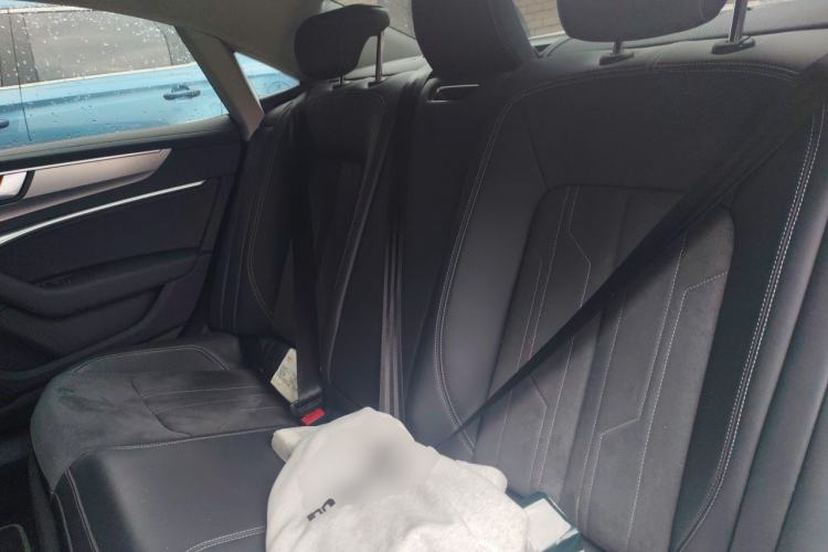 Used Audi A7L 2024 45TFSI S-line Dream-Building Edition Flow Crystal Package Left Rear Seat
