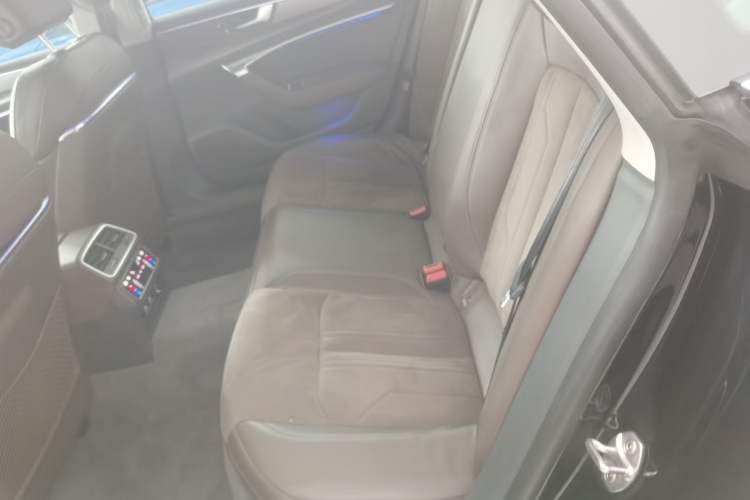 Used Audi A7L 2024 45TFSI S-line Dream-Building Edition Flow Crystal Package Left Rear Seat