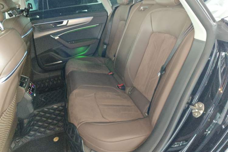 Used Audi A7L 2024 45TFSI S-line Dream-Building Edition Flow Crystal Package Left Rear Seat