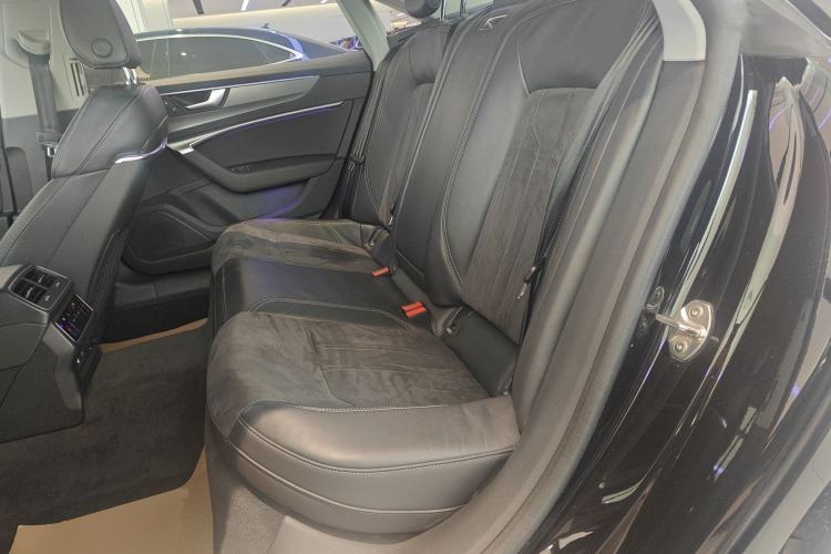 Used Audi A7L 2024 45TFSI S-line Dream-Building Edition Flow Crystal Package Left Rear Seat