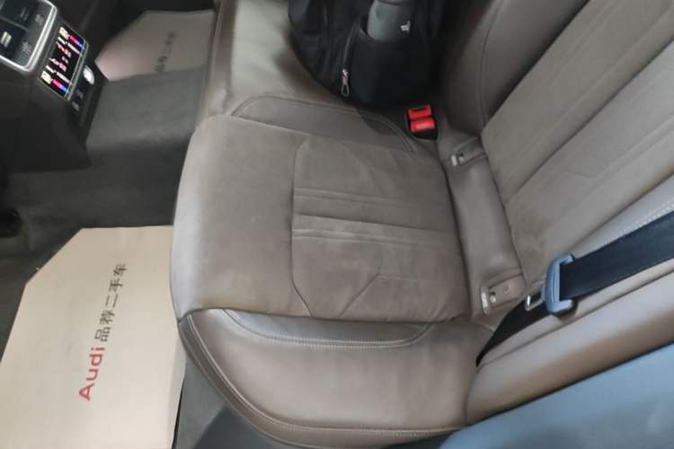 Used Audi A7L 2024 45TFSI S-line Dream-Building Edition Flow Crystal Package Left Rear Seat