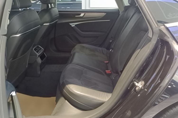 Used Audi A7L 2024 45TFSI S-line Dream-Building Edition Flow Crystal Package Left Rear Seat