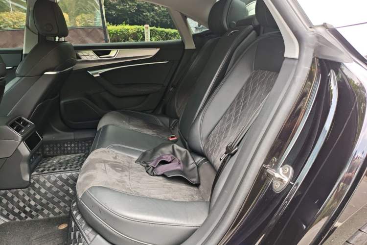 Used Audi A7L 2024 45 TFSI quattro Luxury Edition Left Rear Seat