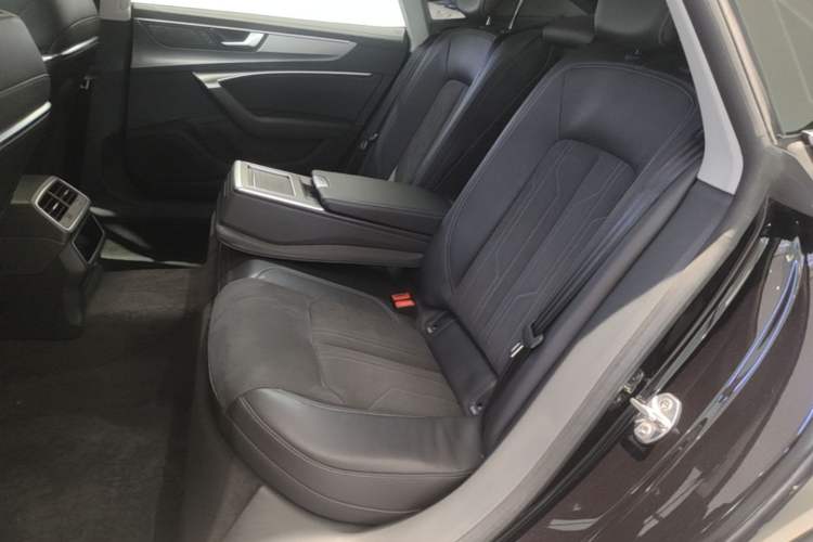 Used Audi A7L 2024 45TFSI S-line Dream-Building Edition Flow Crystal Package Left Rear Seat