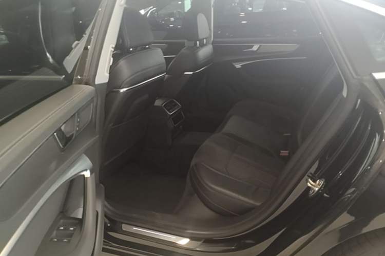 Used Audi A7L 2024 45TFSI S-line Dream-Building Edition Flow Crystal Package Left Rear Seat