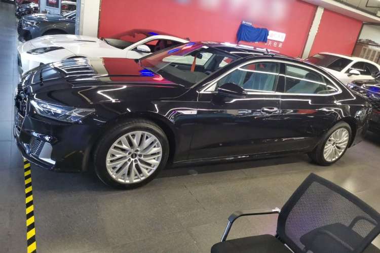 Used Audi A7L 2024 45TFSI S-line Dream-Building Edition Flow Crystal Package Left Side