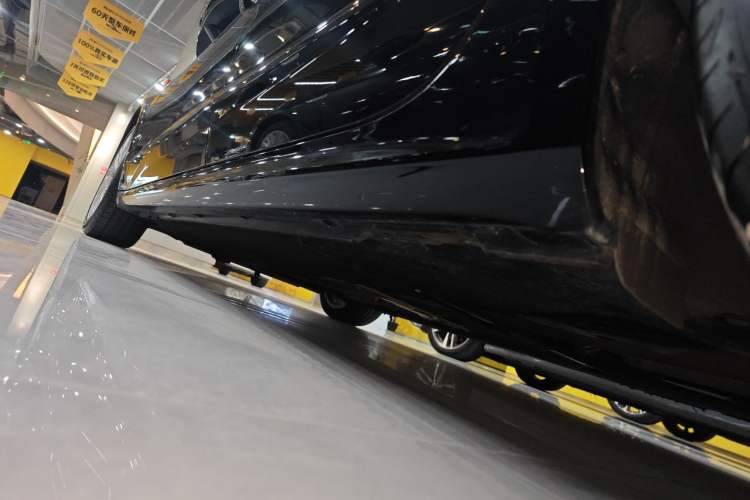 Used Audi A7L 2024 45TFSI S-line Dream-Building Edition Flow Crystal Package Left Side Sill