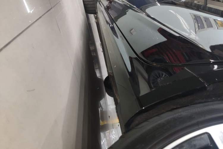 Used Audi A7L 2024 45TFSI quattro S-line Visionary Edition Flow Crystal Package Left Side Sill