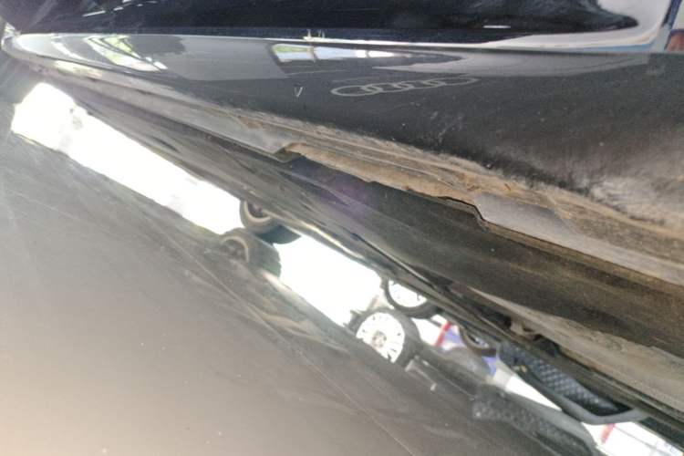 Used Audi A7L 2024 45TFSI S-line Dream-Building Edition Flow Crystal Package Left Side Sill