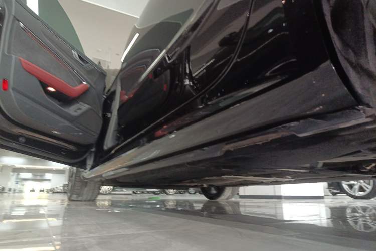 Used Audi A7L 2024 45 TFSI quattro Black Warrior Edition Left Side Sill