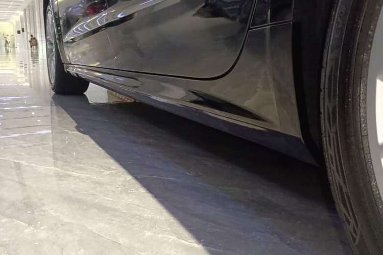 Used Audi A7L 2024 45TFSI S-line Dream-Building Edition Flow Crystal Package Left Side Sill