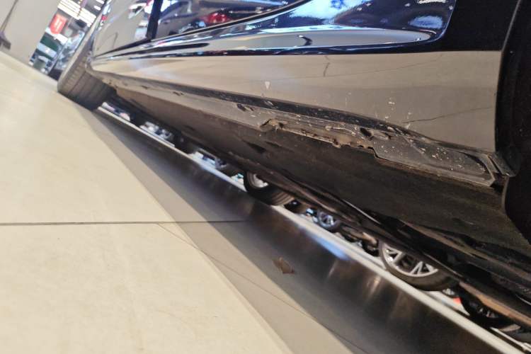 Used Audi A7L 2024 45 TFSI quattro Luxury Edition Left Side Sill