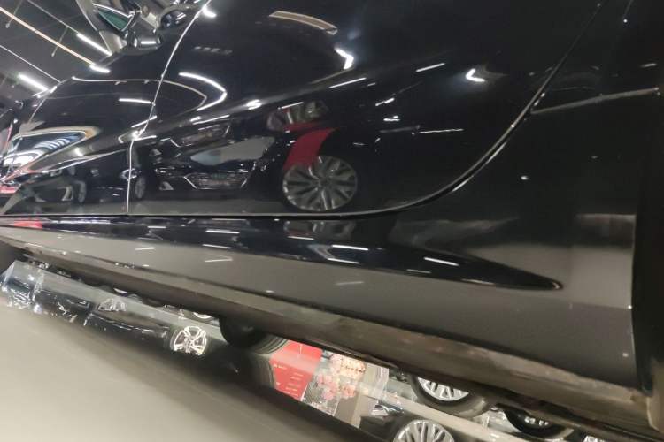 Used Audi A7L 2024 45TFSI S-line Dream-Building Edition Flow Crystal Package Left Side Sill