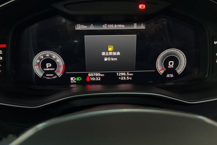 Used Audi A7L 2024 45TFSI S-line Dream-Building Edition Flow Crystal Package Odometer Close Up
