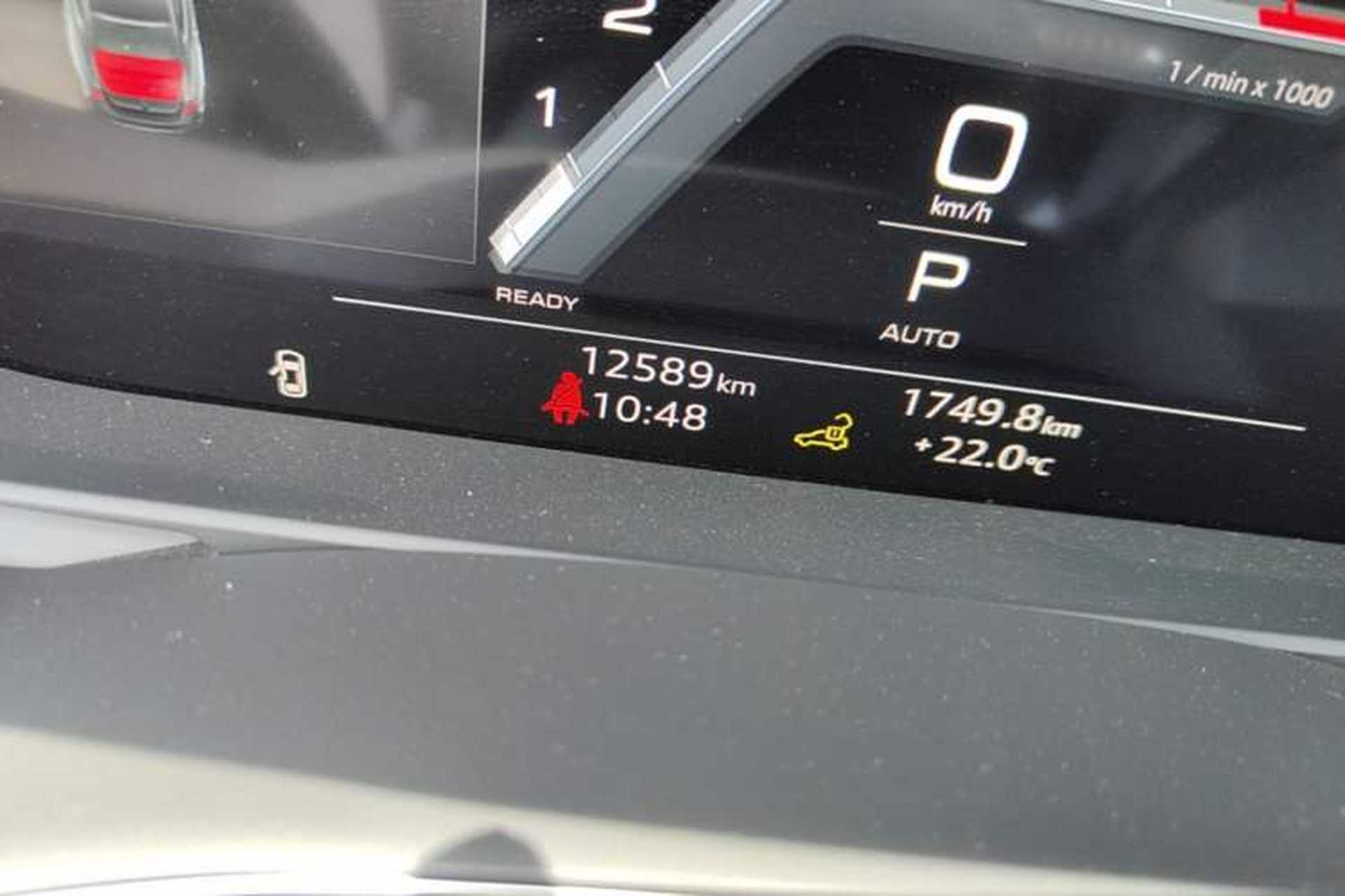 Used Audi A7L 2024 45TFSI quattro S-line Visionary Edition Flow Crystal Package Odometer Close Up