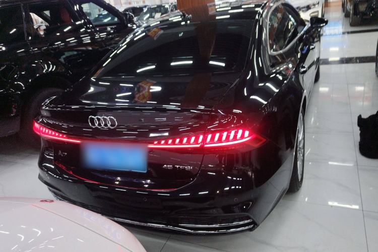 Used Audi A7L 2024 45TFSI S-line Dream-Building Edition Flow Crystal Package Rear