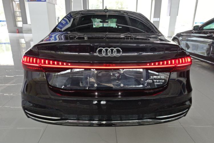 Used Audi A7L 2024 45TFSI S-line Dream-Building Edition Flow Crystal Package Rear
