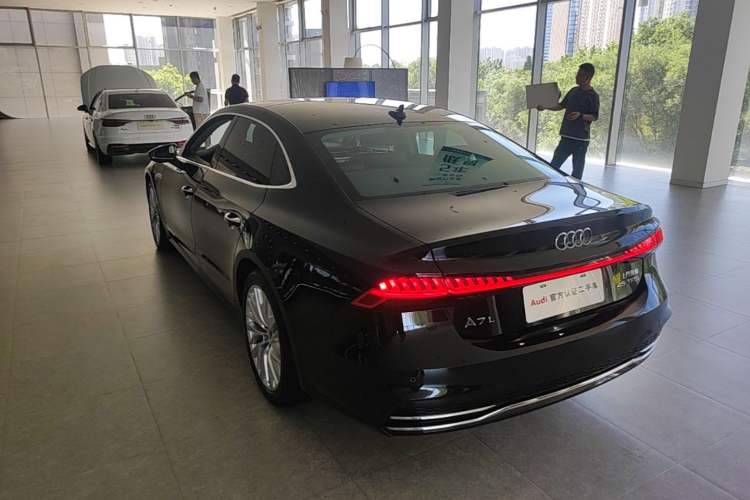 Used Audi A7L 2024 45TFSI S-line Dream-Building Edition Flow Crystal Package Rear Left 45 Deg