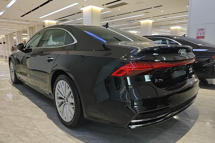Used Audi A7L 2024 45TFSI S-line Dream-Building Edition Flow Crystal Package Rear Left 45 Deg