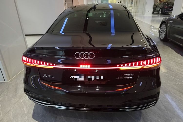 Used Audi A7L 2024 45TFSI S-line Dream-Building Edition Flow Crystal Package Rear