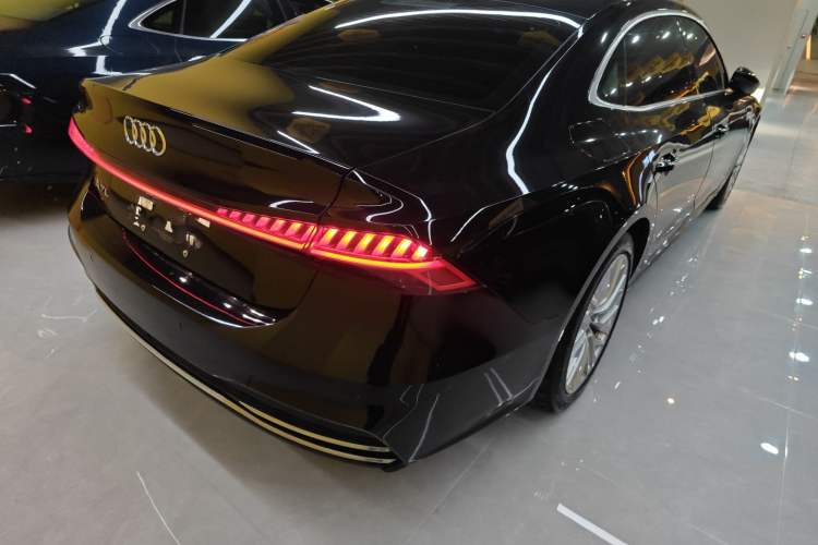 Used Audi A7L 2024 45TFSI S-line Dream-Building Edition Flow Crystal Package Rear Right 45 Deg