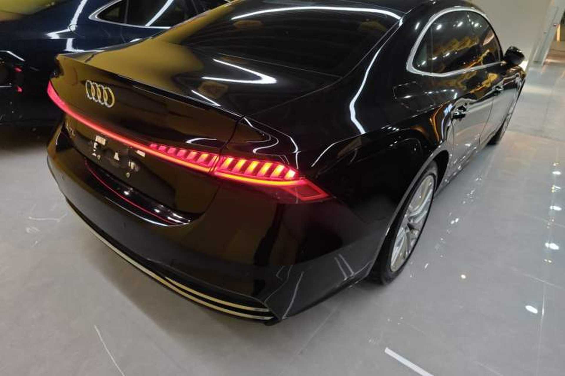 Used Audi A7L 2024 45TFSI S-line Dream-Building Edition Flow Crystal Package Rear Right 45 Deg